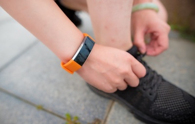 华为运动手环评测 游泳与跑步爱好者的智能伴侣